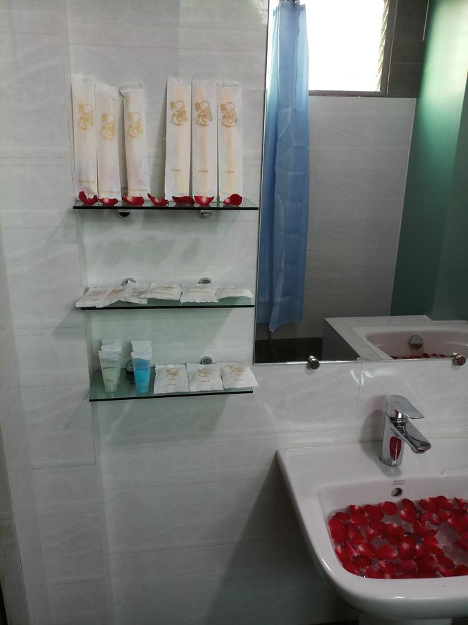 Hotel San Taw Win Pathein Exterior foto